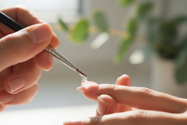 Jak używać akrylożelu – kompletny poradnik krok po kroku dla idealnych paznokci